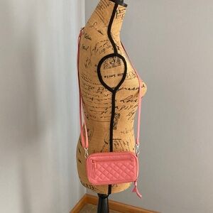 NEW Vera Bradley Quilted Crossbody Wallet Rose Terracotta